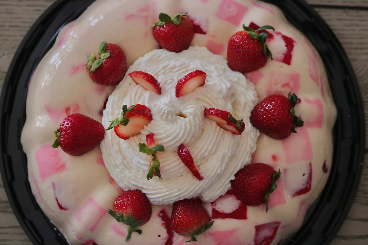 Strawberry and Cream Jello