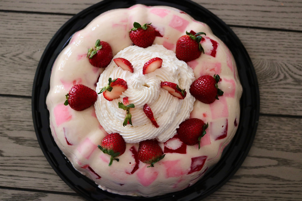Strawberry and Cream Jello