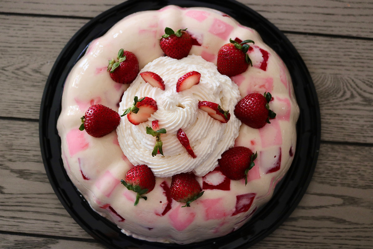 Strawberry and Cream Jello
